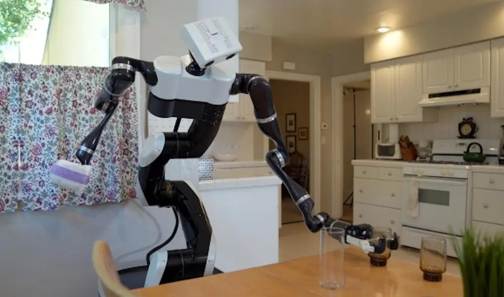 Robo-selfie puede reconocer incluso objetos transparentes como vasos, jarras o mesas de vidrio. Foto: Toyota