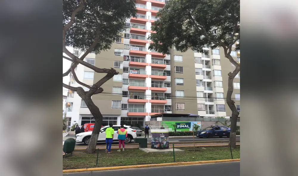 Vecinos evacuaron para ponerse a buen recaudo ante posibles réplicas. Foto: Jossy Valdez / La República Vecinos evacuaron para ponerse a buen recaudo ante posibles réplicas. Foto: Jossy Valdez / La República