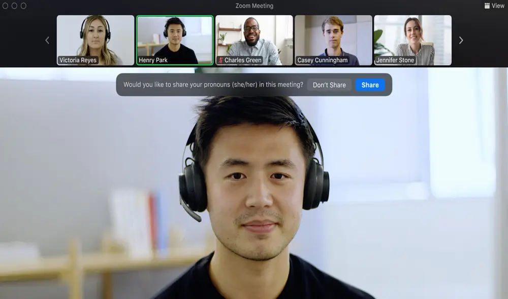 Ahora podrás añadir un pronombre en tus videollamadas. Foto: Zoom Ahora podrás añadir un pronombre en tus videollamadas. Foto: Zoom