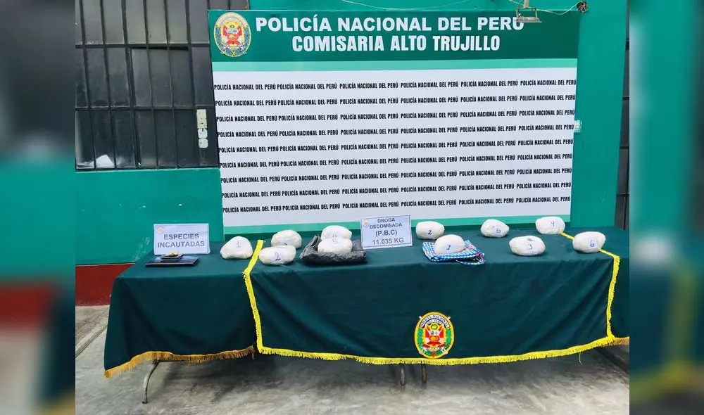 Los detenidos y droga fueron trasladados ala comisaría de Alto Trujillo. Foto: PNP Los detenidos y droga fueron trasladados ala comisaría de Alto Trujillo. Foto: PNP