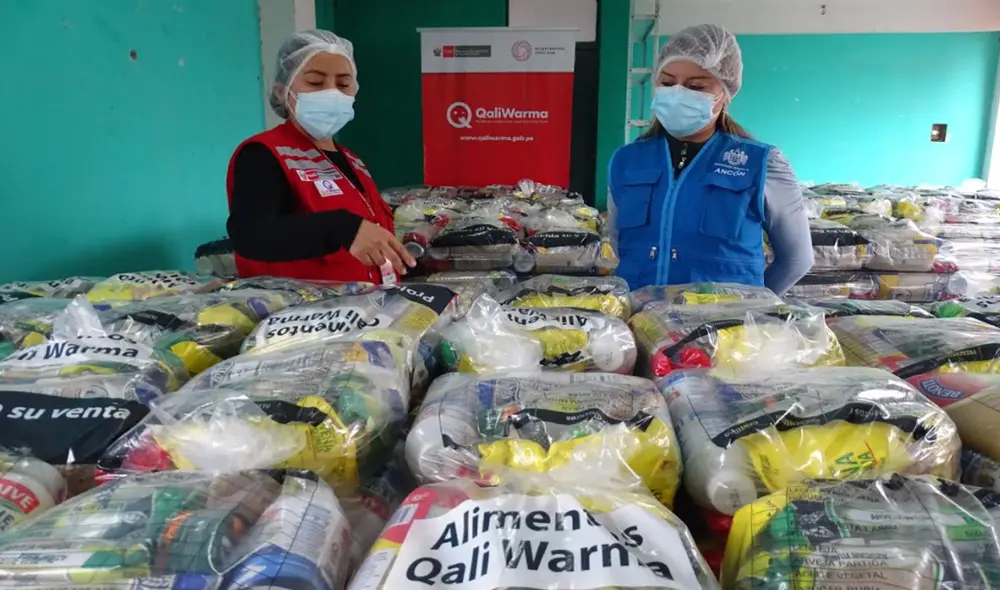 Las familias de los escolares vulnerables son atendidas por el programa Qali Warma a través de las canastas. Foto: Midis.