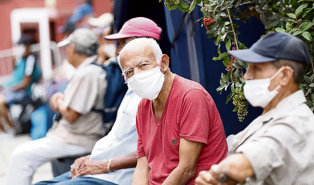 Inmunes. La vacuna ha evitado muertes y casos graves. Foto: difusión
