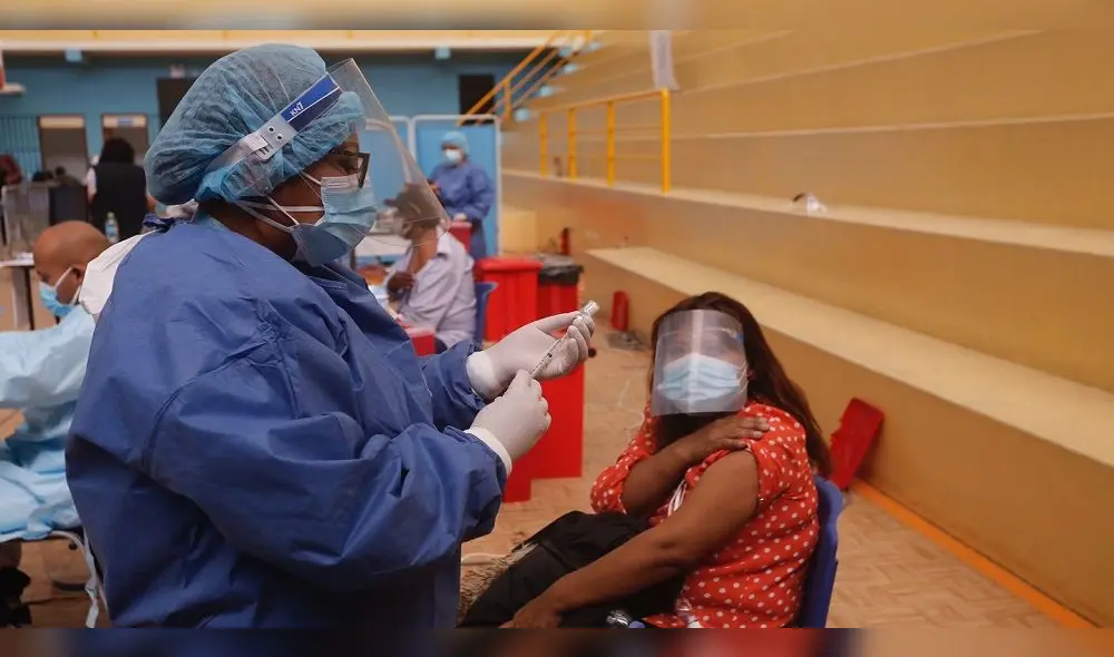 Vacunación en Arequipa Foto: Oswald Charca / La República Vacunación en Arequipa Foto: Oswald Charca / La República