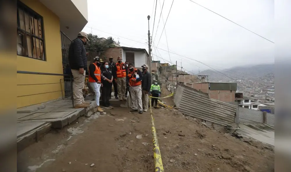 Ministra de Vivienda y autoridades de Indeci supervisaron las viviendas en riesgo. Foto: Indeci Ministra de Vivienda y autoridades de Indeci supervisaron las viviendas en riesgo. Foto: Indeci