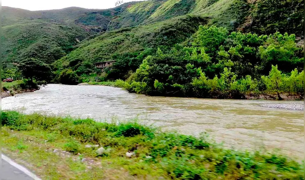 Policía había ido a orillas del río en compañía de un colega. Foto: Internet.