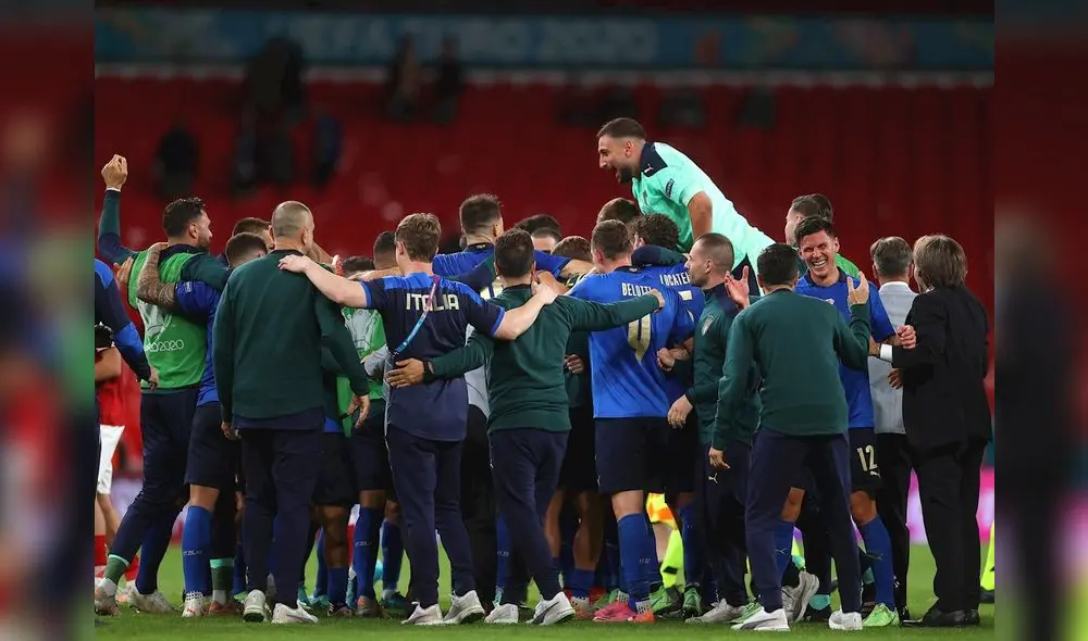 Italia no pudo ante los austriacos en el tiempo reglamentario. Durante la prórroga, la 'azurri' marcó la diferencia. Foto: EFE/Carl Recine