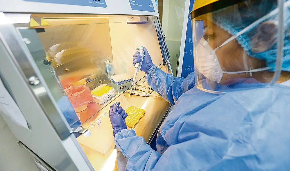 Rastreo. Investigadores del INS analizan hasta 300 muestras para detectar la variante Delta. Foto: Minsa Rastreo. Investigadores del INS analizan hasta 300 muestras para detectar la variante Delta. Foto: Minsa