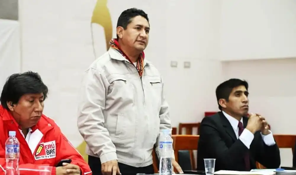 La conexión. El prófugo dirigente nacional de Perú Libre, Arturo Cárdenas Tovar, junto con Vladimir Cerrón Rojas, fundador y presidente del partido. Foto: difusión