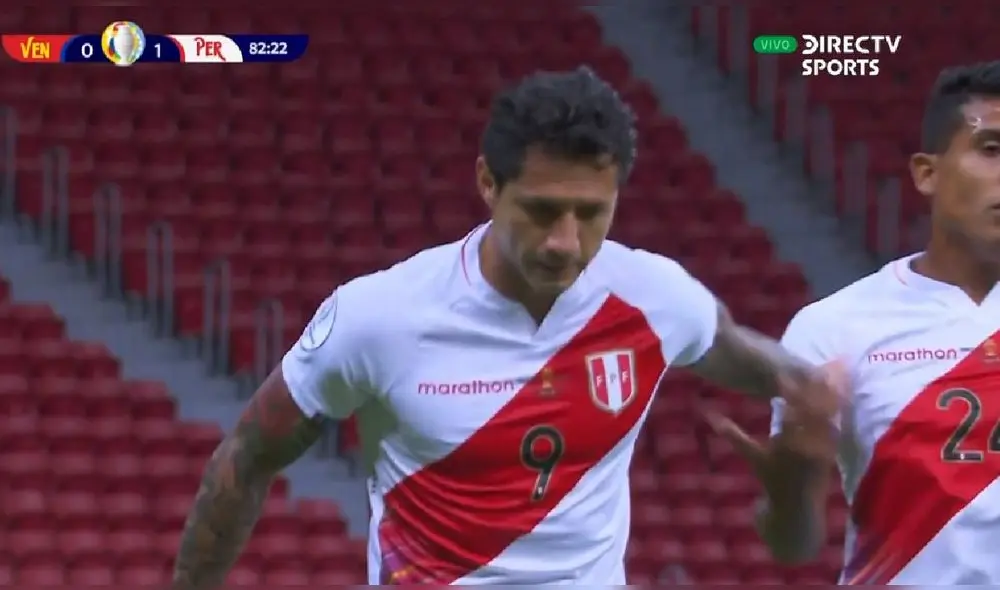 Gianluca Lapadula fue cambiado por Santiago Ormeño. Foto: captura/DirecTV Sports