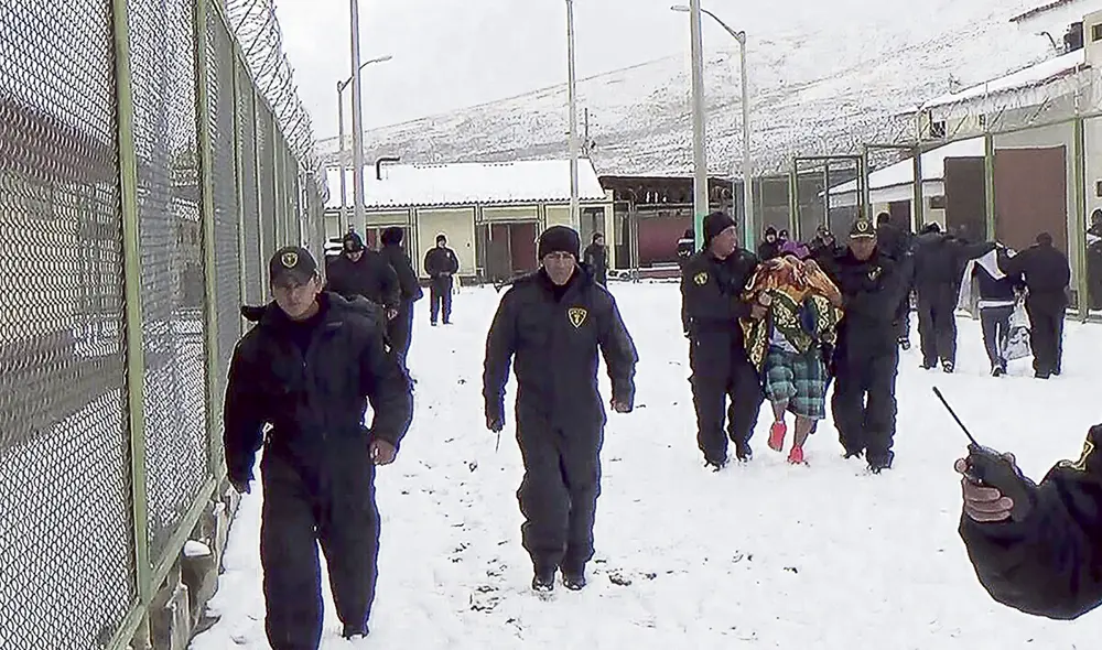 ‘Lanchada’. Siete presos de alta peligrosidad han sido recluidos en el penal de Challapalca. Foto: difusión