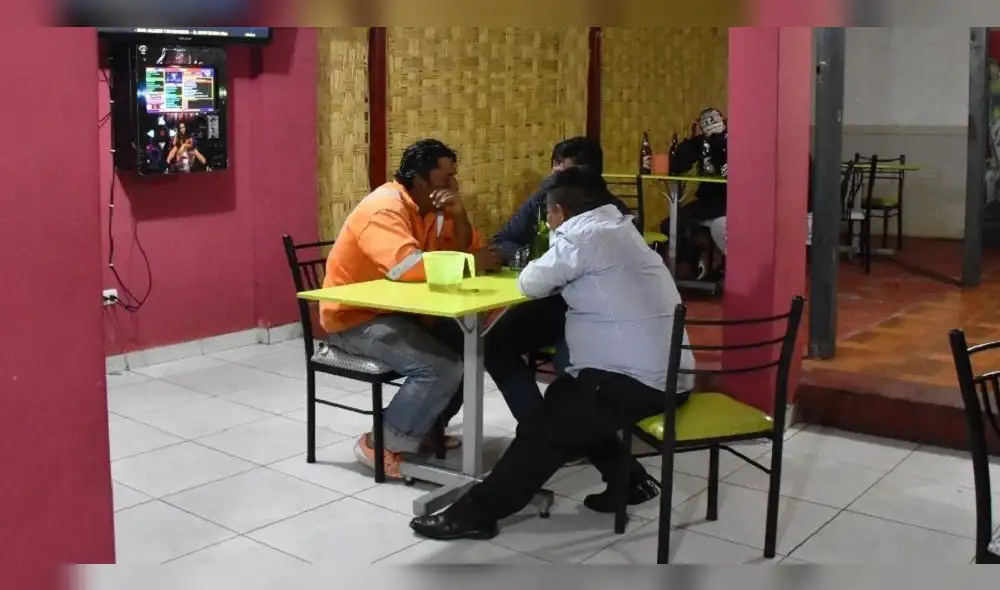 En el distrito de Bustamante y Rivero intervinieron bares y cantinas. Foto: Municipalidad de JLByR En el distrito de Bustamante y Rivero intervinieron bares y cantinas. Foto: Municipalidad de JLByR