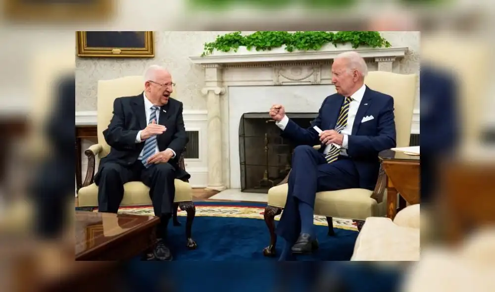 Biden se reunió en la Casa Blanca con su homólogo israelí, Reuvén Rivlin, quien visitó la capital estadounidense en un viaje de despedida antes de ceder el poder el día 9 de julio a Isaac Herzog. Foto: Hola News