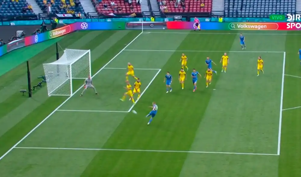 Zinchenko convirtió el 1-0 parcial de Ucrania ante Suecia en la última llave de octavos de la Euro 2021. Foto: captura DirecTV Sports Zinchenko convirtió el 1-0 parcial de Ucrania ante Suecia en la última llave de octavos de la Euro 2021. Foto: captura DirecTV Sports