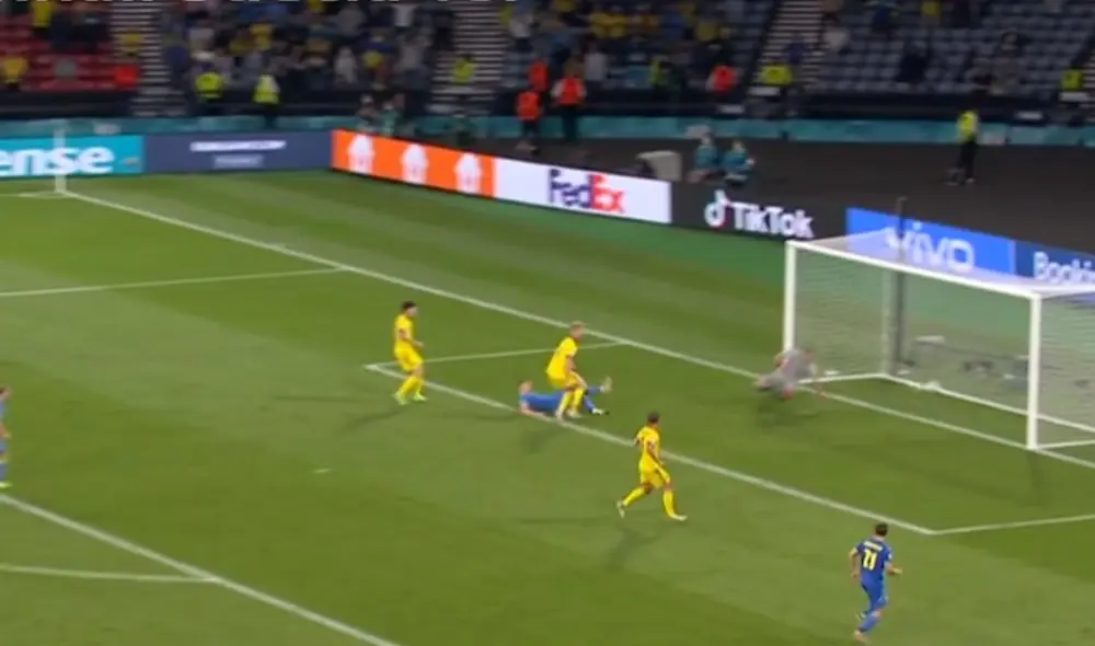 Dovbyk venció al portero sueco y evitó la tanda de penales. Foto: captura DirecTV Sports Dovbyk venció al portero sueco y evitó la tanda de penales. Foto: captura DirecTV Sports