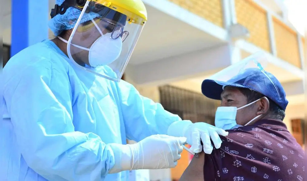 Tacna es la primera región a nivel nacional que vacuna a este grupo etario. Foto: Diresa