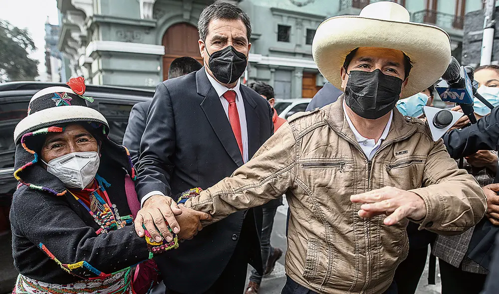Visita. Ayer Pedro Castillo escuchó las denuncias de la delegación de Chalhuahuacho, Apurímac, contra minera Las Bambas. Foto: Aldair Mejía/La República Visita. Ayer Pedro Castillo escuchó las denuncias de la delegación de Chalhuahuacho, Apurímac, contra minera Las Bambas. Foto: Aldair Mejía/La República