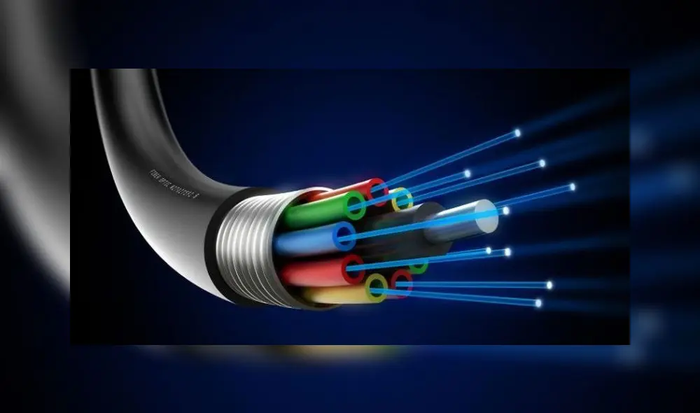 Los hilos de la fibra óptica están hechos de materiales como el vidrio, con revestimientos capaces de aislar la transmisión de luz. Foto: Concepto