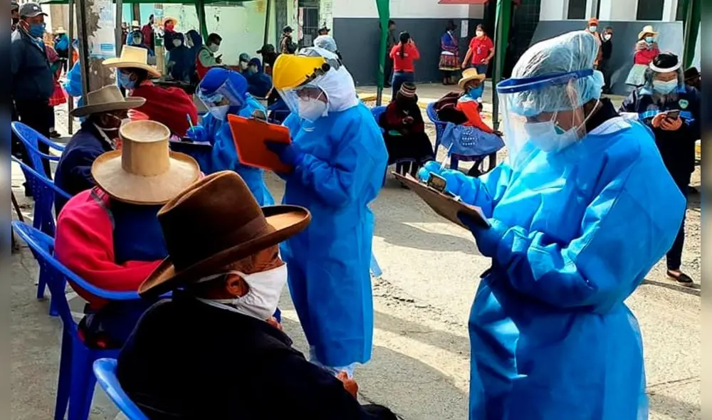 La fase uno incluye a adultos mayores de los distritos más poblados. Foto: Andina La fase uno incluye a adultos mayores de los distritos más poblados. Foto: Andina