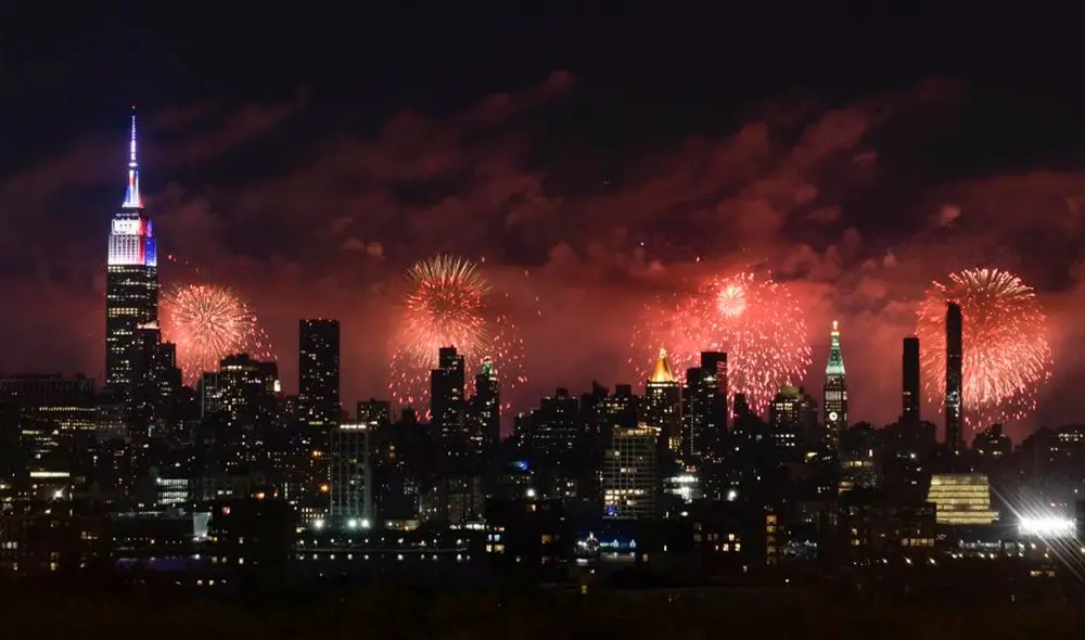 El 4 de julio es motivo de shows con fuegos artificiales en ciudades como Nueva York. Foto: EFE El 4 de julio es motivo de shows con fuegos artificiales en ciudades como Nueva York. Foto: EFE