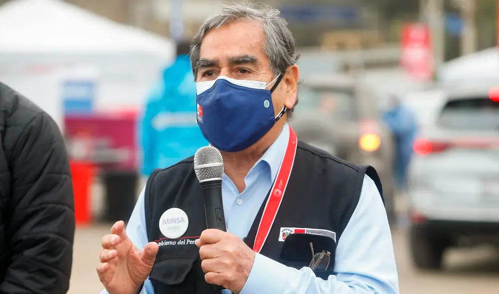 Ugarte visitó el Estadio Municipal de Santa Anita para supervisar vacunación. Foto: Minsa Ugarte visitó el Estadio Municipal de Santa Anita para supervisar vacunación. Foto: Minsa