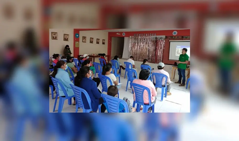 Especialistas del sector Agricultura dan soporte teórico y práctico para crianza de cuyes. Foto: GRALL