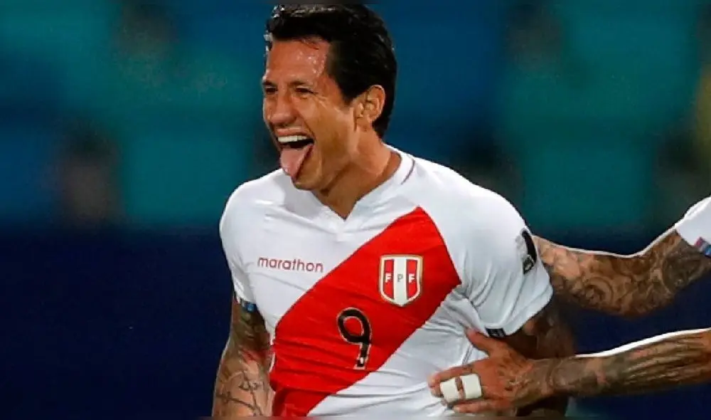 Gianluca Lapadula anotó un doblete en la clasificación de Perú. Foto: EFE Gianluca Lapadula anotó un doblete en la clasificación de Perú. Foto: EFE