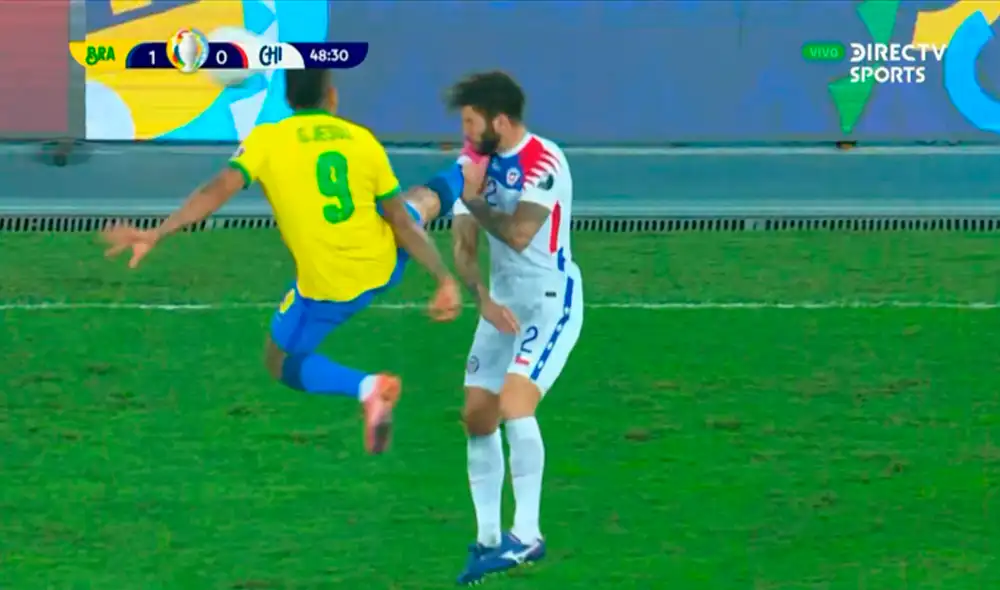 El delantero del Manchester City fue expulsado por el árbitro tras una imprudente acción contra el chileno Mena. Foto: captura/DirecTV Sports El delantero del Manchester City fue expulsado por el árbitro tras una imprudente acción contra el chileno Mena. Foto: captura/DirecTV Sports