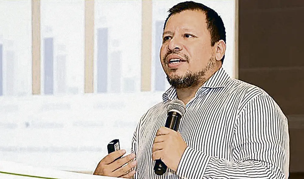 Voz. Mayta Tristán señala que ante la desconfianza en la vacuna, hay que informar más. Foto: difusión Voz. Mayta Tristán señala que ante la desconfianza en la vacuna, hay que informar más. Foto: difusión