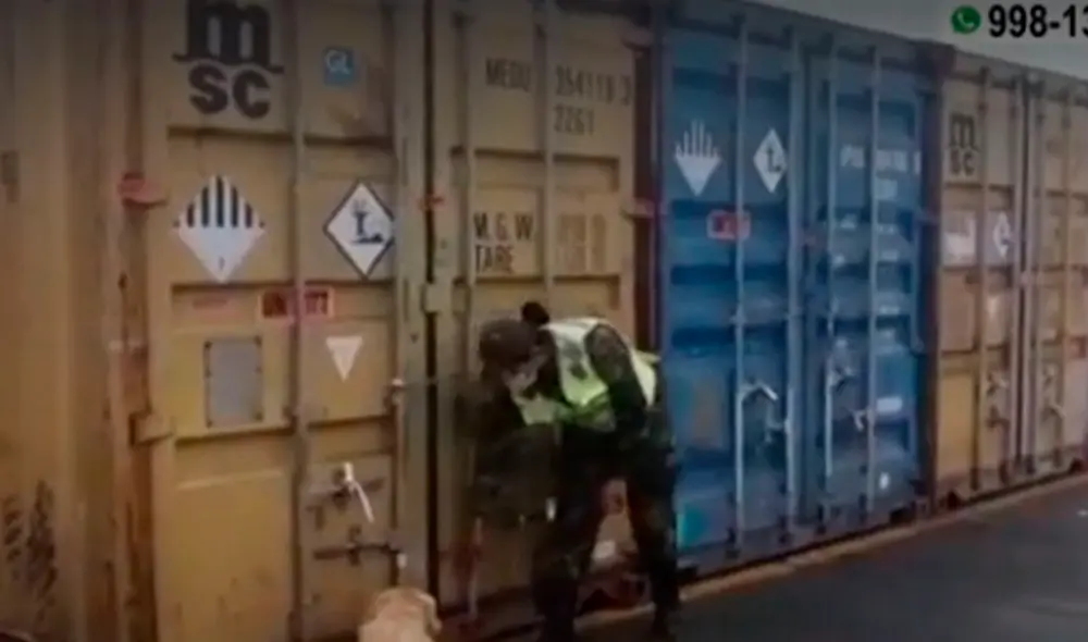 El contenedor tenía 24 paquetes de cocaína. Foto: captura de América El contenedor tenía 24 paquetes de cocaína. Foto: captura de América