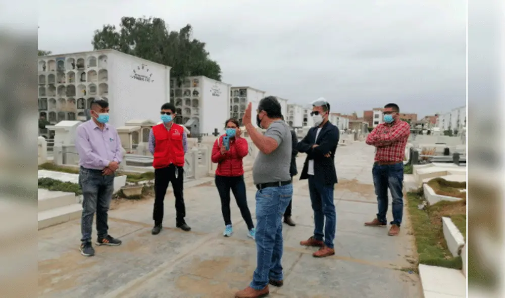 Los técnicos de la Contraloría comprobaron que los trabajos se ejecutan en el cementerio El Carmen. Foto: difusión