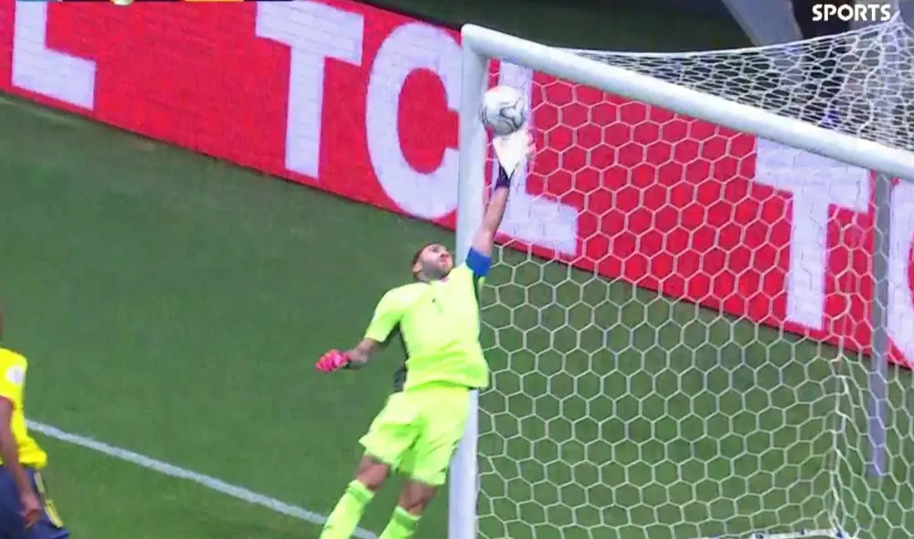 Ospina realiza una tapada felina y evita el primer gol de Uruguay. Foto: difusión