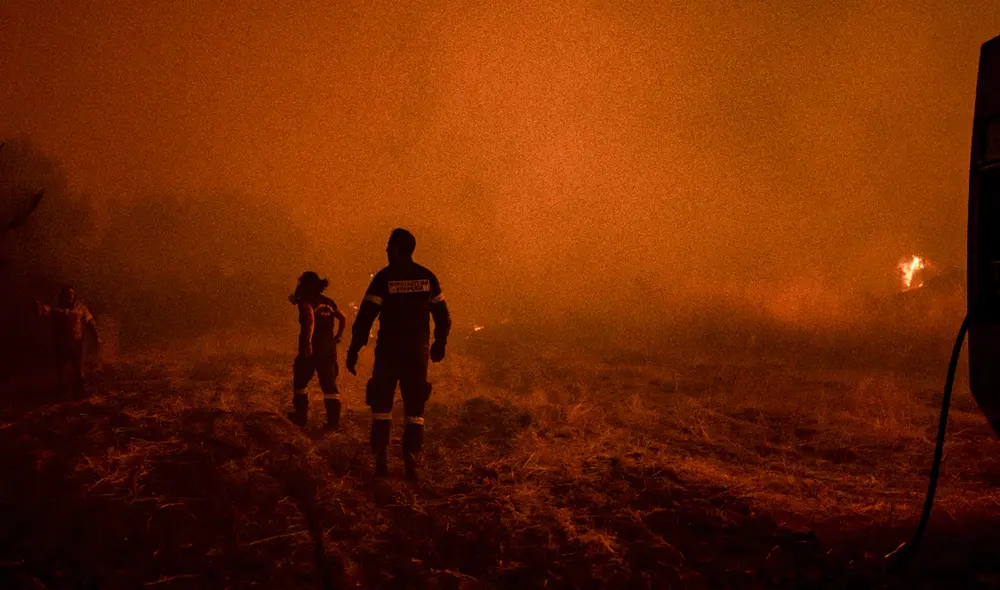 El incendio empezó el sábado 3 de julio del 2021 y las autoridades han pedido ayuda internacional ante la magnitud del siniestro. Foto: AFP