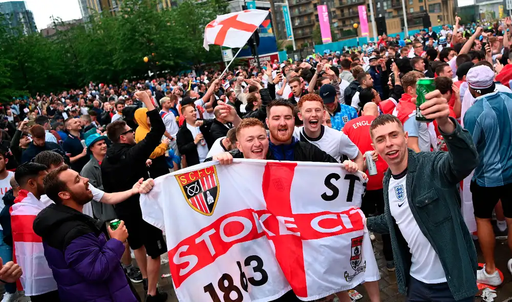Las autoridades habilitaron cerca del 70% de la capacidad del Estadio de Wembley para los últimos cotejos de la Eurocopa 2021. Foto: Efe