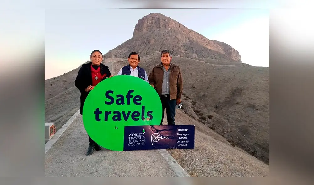 Ceremonia simbólica se realizó en las faldas del cerro Baúl. Foto: Gercetur Moquegua Ceremonia simbólica se realizó en las faldas del cerro Baúl. Foto: Gercetur Moquegua