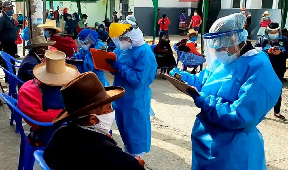 Vacunación de mayores seguirá de acuerdo al cronograma establecido. Foto: La República Vacunación de mayores seguirá de acuerdo al cronograma establecido. Foto: La República