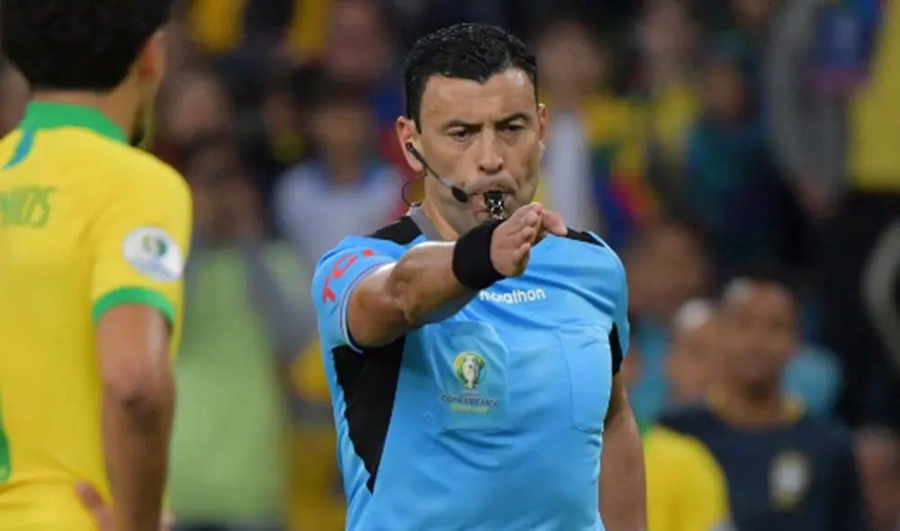 Roberto Tobar arbitró la final de la Copa América 2019 entre Perú vs. Brasil. Foto: AFP Roberto Tobar arbitró la final de la Copa América 2019 entre Perú vs. Brasil. Foto: AFP