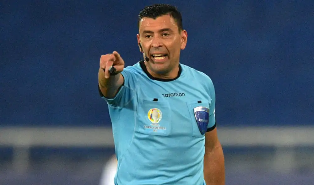 Roberto Tobar estará a cargo del Perú vs. Brasil en la semifinal de la Copa América 2021. Foto: AFP Roberto Tobar estará a cargo del Perú vs. Brasil en la semifinal de la Copa América 2021. Foto: AFP