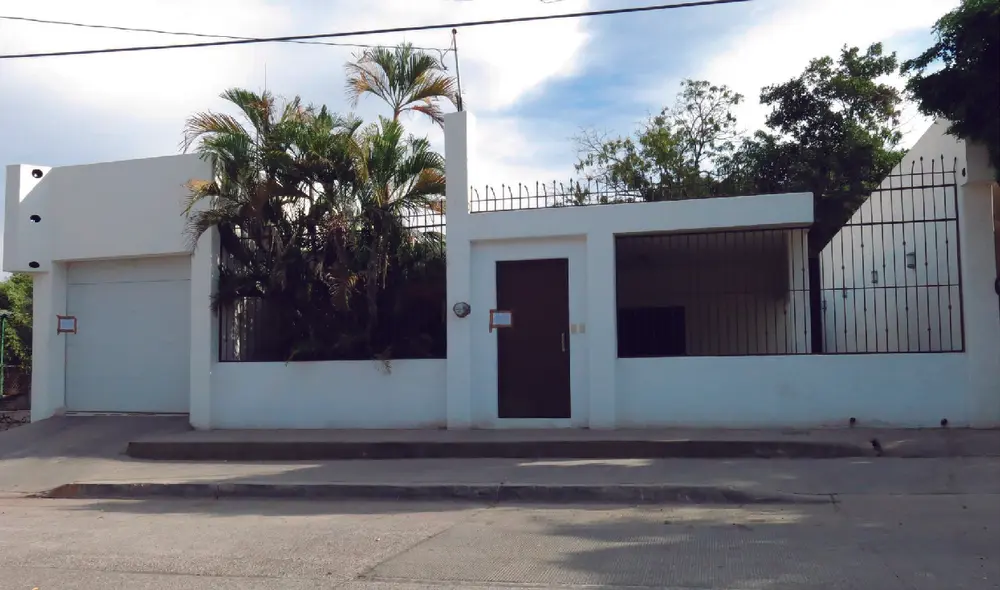 Casa de Joaquín 'El Chapo' Guzmán, por donde escapó de la justicia a través de un túnel subterráneo. Foto: Adriana Gómez/AP Casa de Joaquín 'El Chapo' Guzmán, por donde escapó de la justicia a través de un túnel subterráneo. Foto: Adriana Gómez/AP
