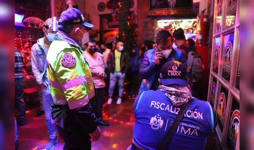 Los asistentes fueron encontrados mientras celebraban en pleno toque de queda. Foto: MML Los asistentes fueron encontrados mientras celebraban en pleno toque de queda. Foto: MML