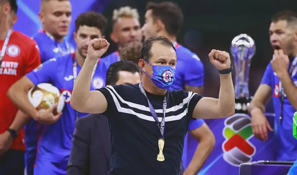 Reynoso ganó la Liga MX con Cruz Azul como jugador y entrenador. Foto: ESPN MX Reynoso ganó la Liga MX con Cruz Azul como jugador y entrenador. Foto: ESPN MX