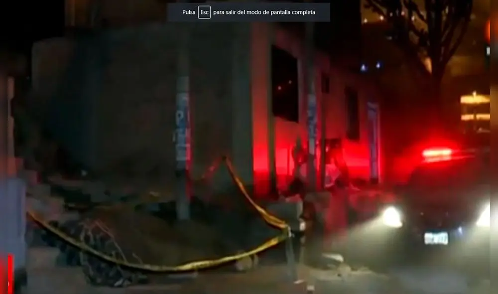 Policía trasladó a tres sospechosos a la comisaría 10 de Octubre. Foto: captura de América noticias Policía trasladó a tres sospechosos a la comisaría 10 de Octubre. Foto: captura de América noticias