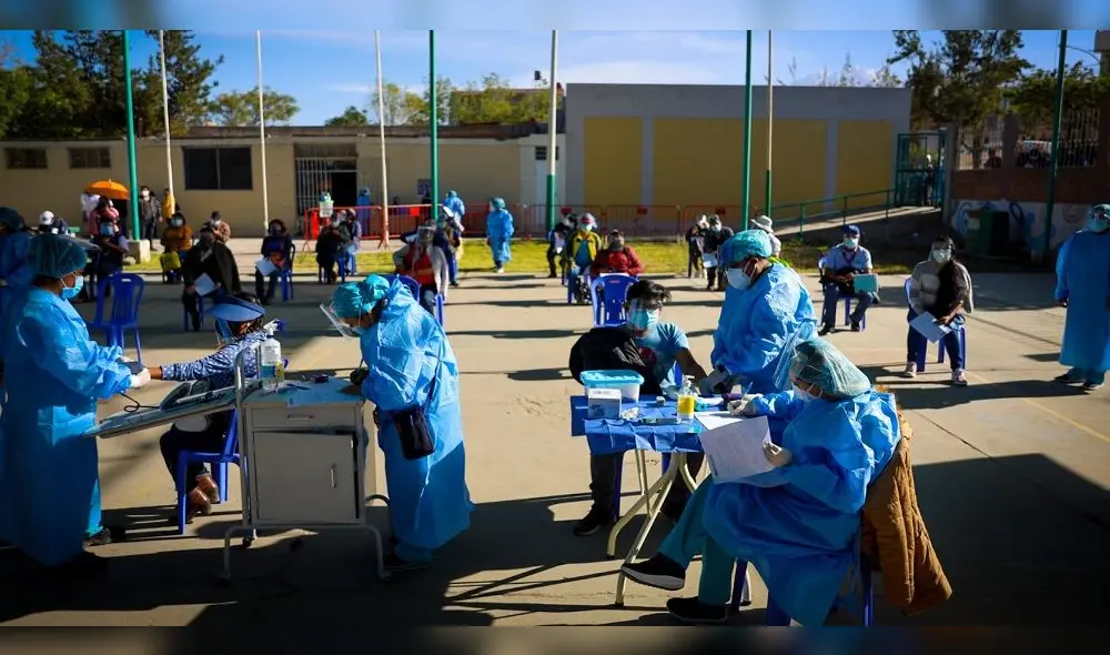 Este martes se inmunizará a 3.000 maestros de escuelas rurales de Arequipa. Foto: GRA