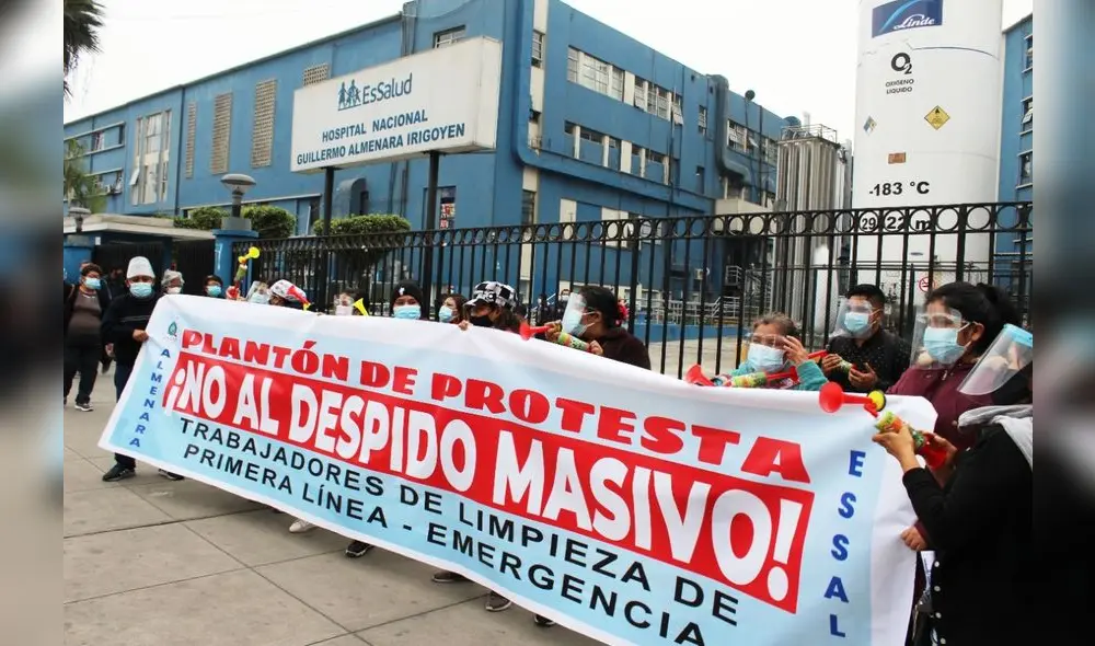 "Es muy grave prescindir de 200 trabajadores de limpieza, muchos de los cuales estamos en primera línea", sostuvo Flores. Foto:  César Zorrilla / URPI - LR