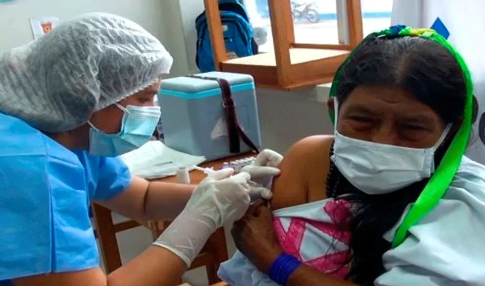 Ciudadanos aceptaron inmunizarse contra la COVID-19. Foto: difusión