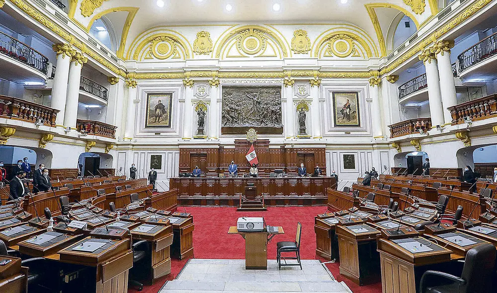En dilema. Parlamentarios hoy podrían decidir no acatar un mandato judicial y avanzar con un proceso que ha presentado una serie de irregularidades hasta la etapa final. Foto: difusión En dilema. Parlamentarios hoy podrían decidir no acatar un mandato judicial y avanzar con un proceso que ha presentado una serie de irregularidades hasta la etapa final. Foto: difusión