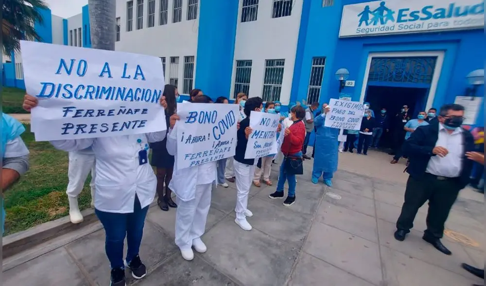 Trabajadores no descartan radicalizar sus medidas de lucha si no son atendidos. Foto: Clinton Medina/La República Trabajadores no descartan radicalizar sus medidas de lucha si no son atendidos. Foto: Clinton Medina/La República