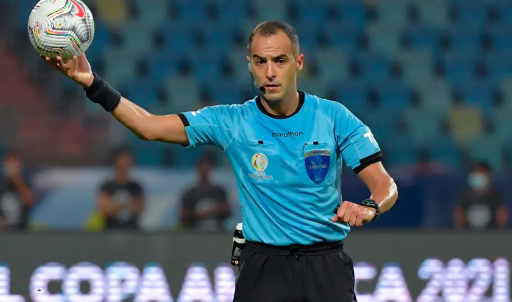 Esteba Ostojich será el encargado de dirigir la final de la Copa América 2021. Foto: AFP