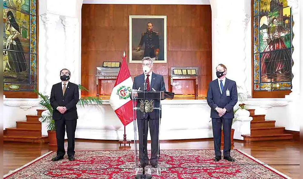 Convenio. Ministro de Salud y vicepresidente de compañía minera firman acuerdo para iniciar masiva en regiones del sur. Convenio. Ministro de Salud y vicepresidente de compañía minera firman acuerdo para iniciar masiva en regiones del sur.