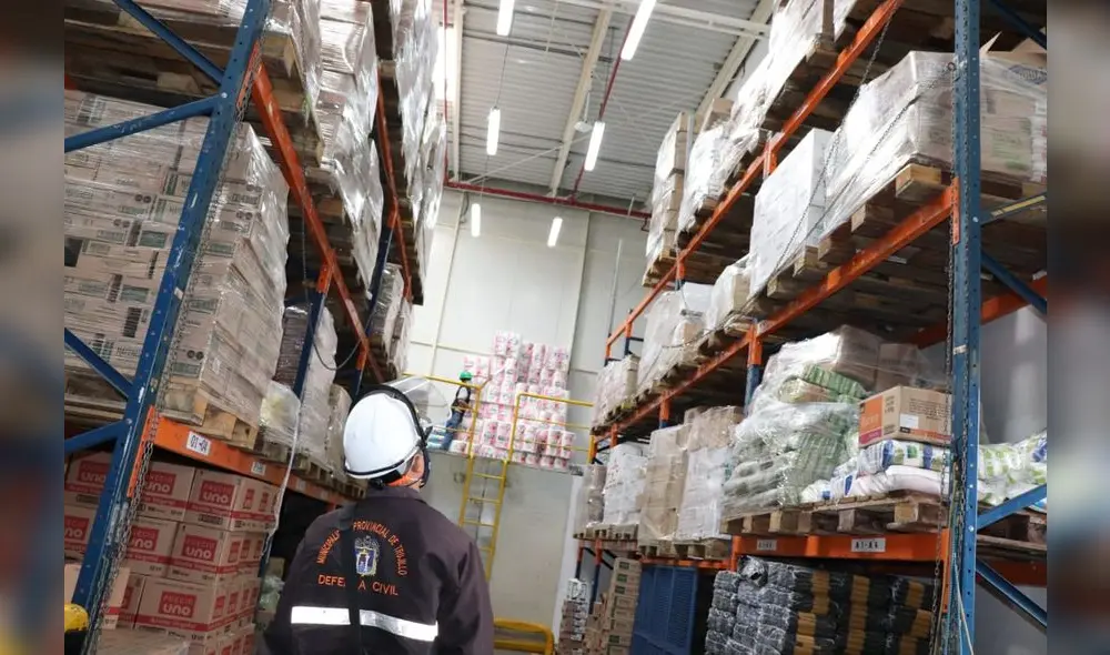 Tottus fue multado con 6.160 soles por no contar con certificado de Defensa Civil. Foto: MPT