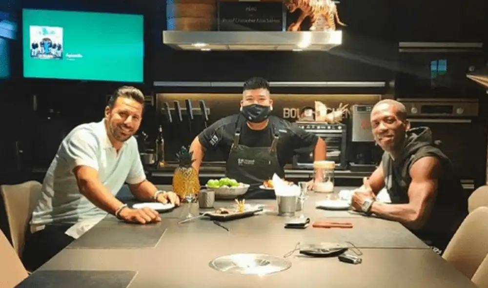 Claudio Pizarro y Luis Advíncula compartieron varios años en la selección peruana. Foto: Instagram